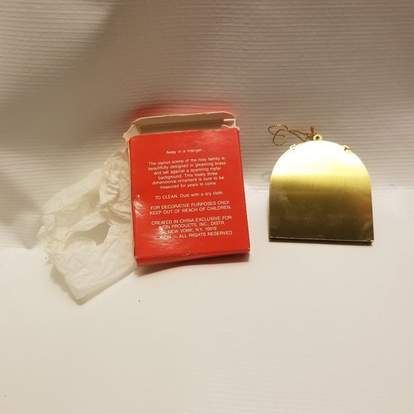 Dazzling vintage Avon Nativity Reflections ornament - Picture 11 of 11